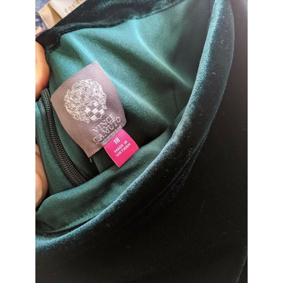 VINCE CAMUTO 18 HUN Velvet Off the Shoulder Dress - Picture 8 of 8